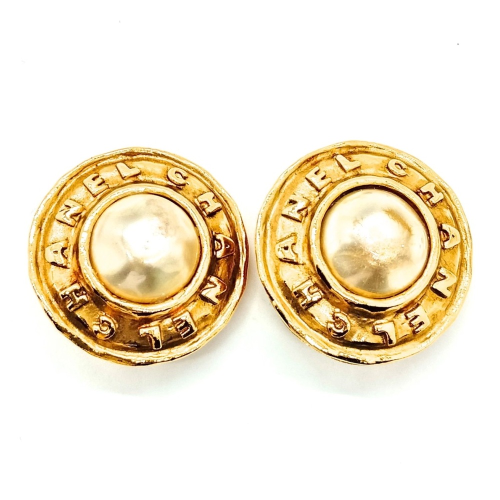 CHANEL CLIP ON EARRINGS